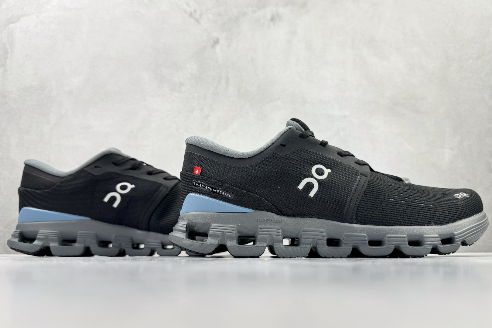 On昂跑 Cloud X4 WMNS 黑浅蓝 3ME30041446