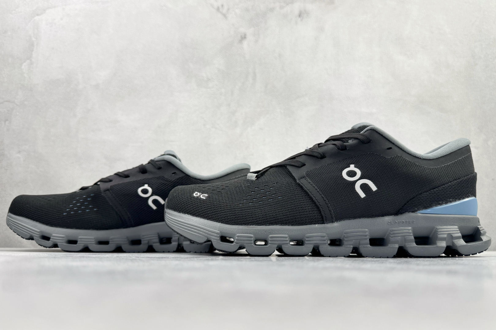 On昂跑 Cloud X4 WMNS 黑浅蓝 3ME30041446