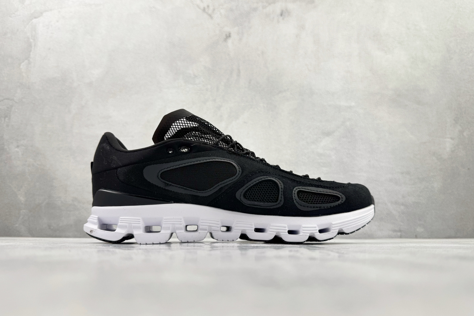 FKA twigs x On昂跑 Cloud X4 黑色 3MF10910556