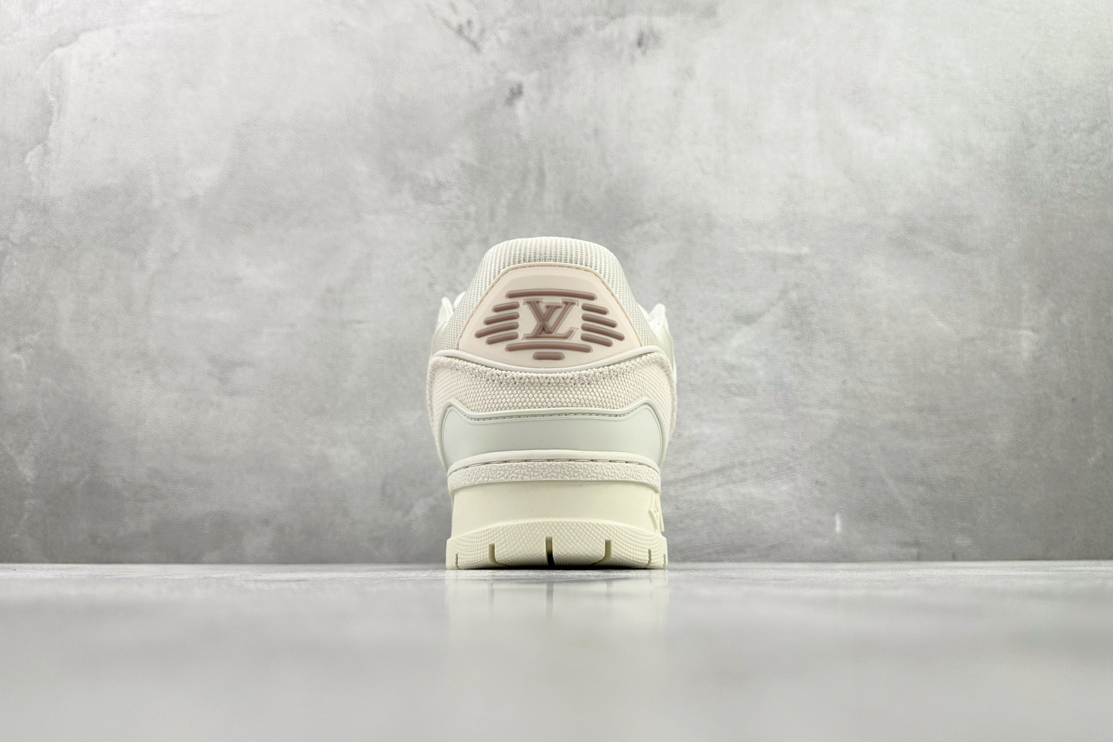 爆款跑量神器 LOUIS VUITTTrainer Maxi 小胖丁白色 1A8MCG