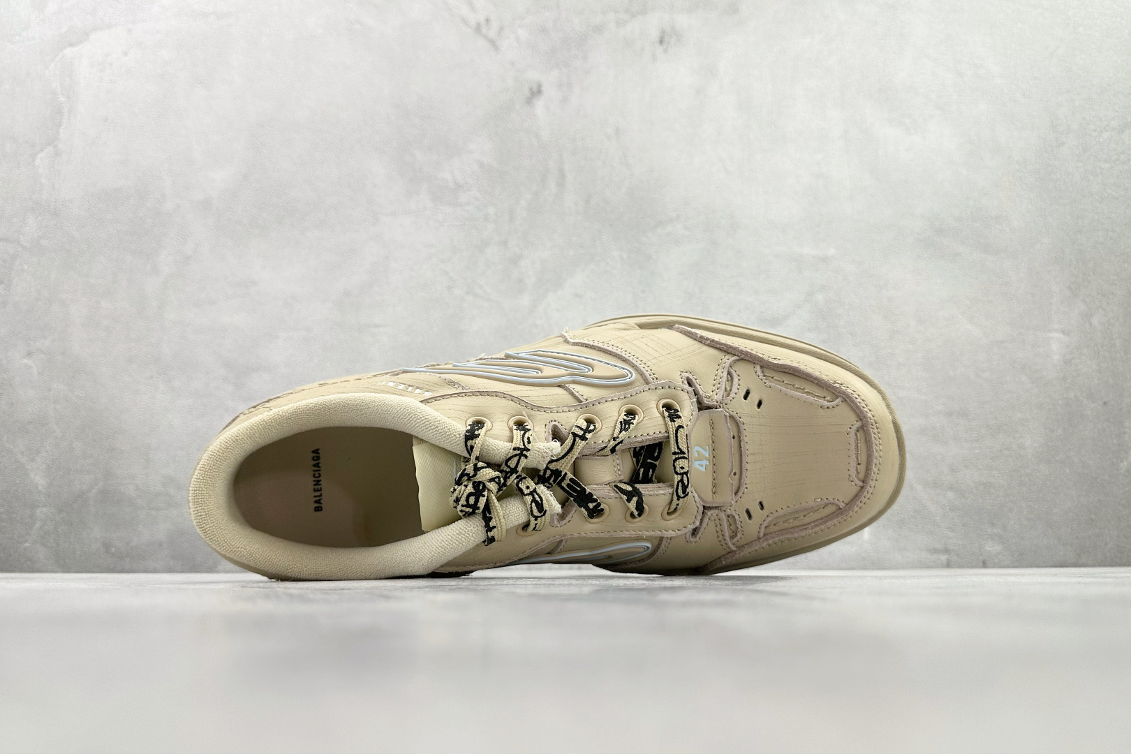 全新工厂开发 Balenciaga巴黎世家 Hamptons Worn-Out 米色 841763WCURS