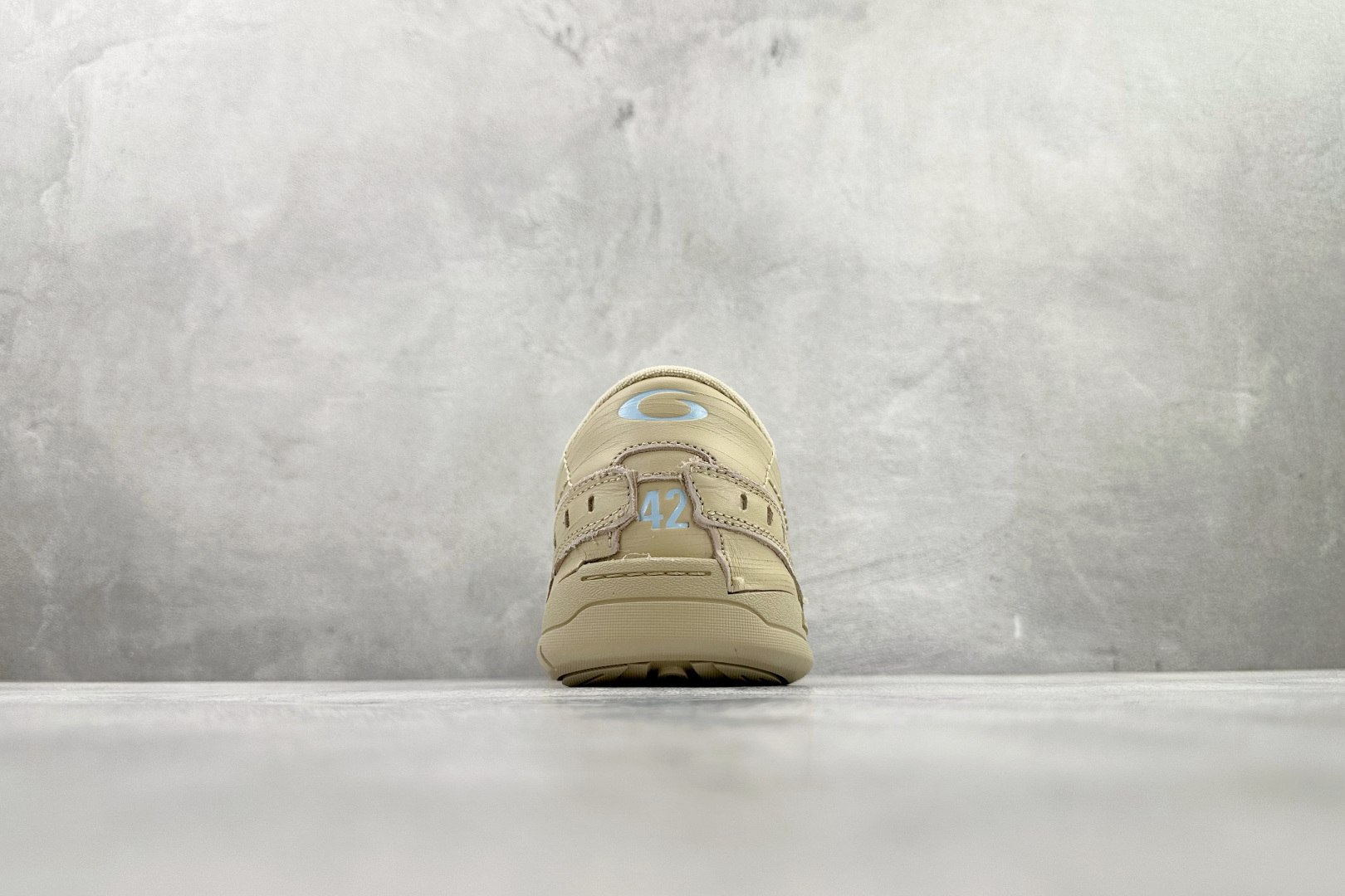 全新工厂开发 Balenciaga巴黎世家 Hamptons Worn-Out 米色 841763WCURS