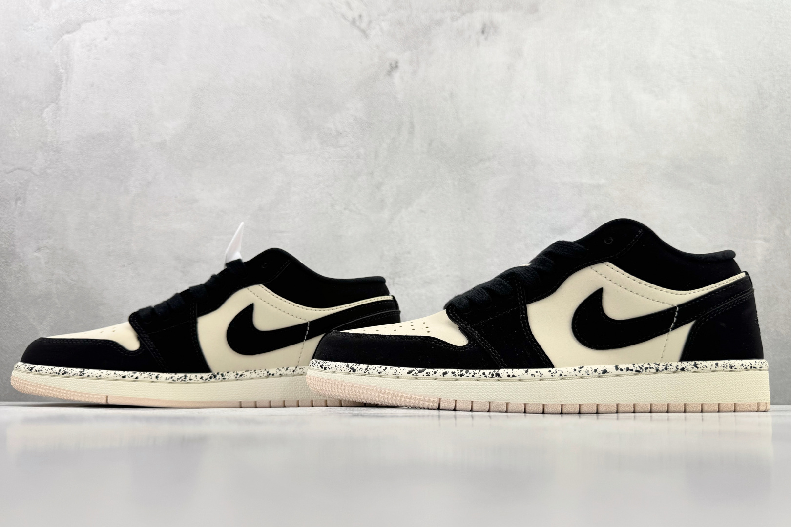 Jordan Air Jordan 1 guava ice 奶茶粉 DC0774-003