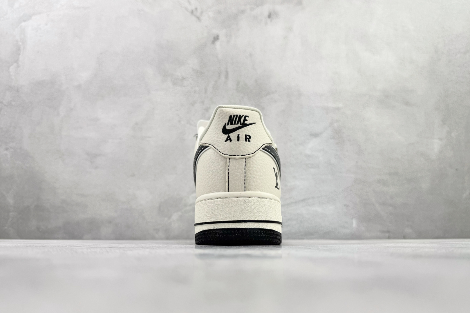 Nike Air Force 1'07 LX 白灰黑 SY1388-016