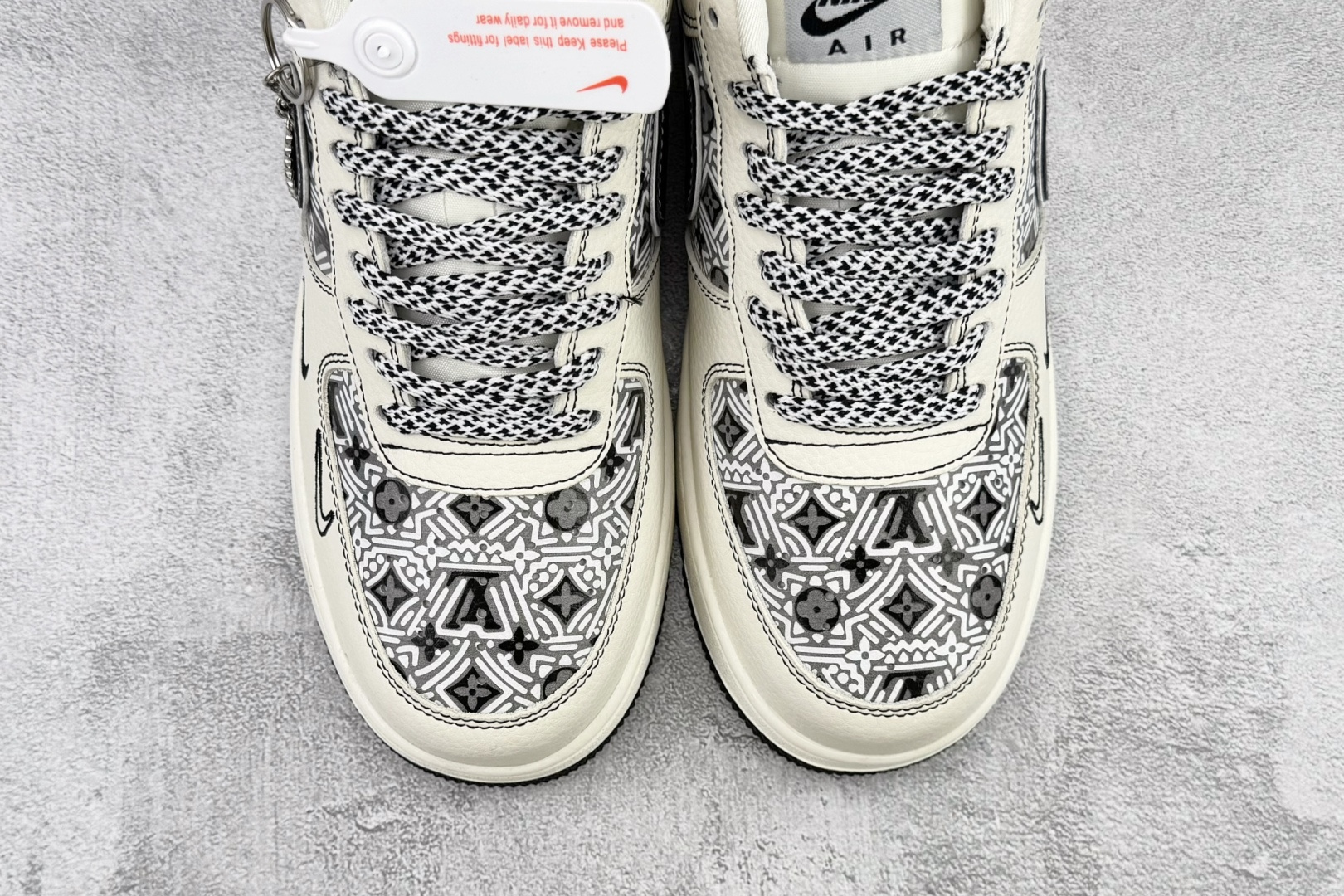 Nike Air Force 1'07 LX 白灰黑 SY1388-016