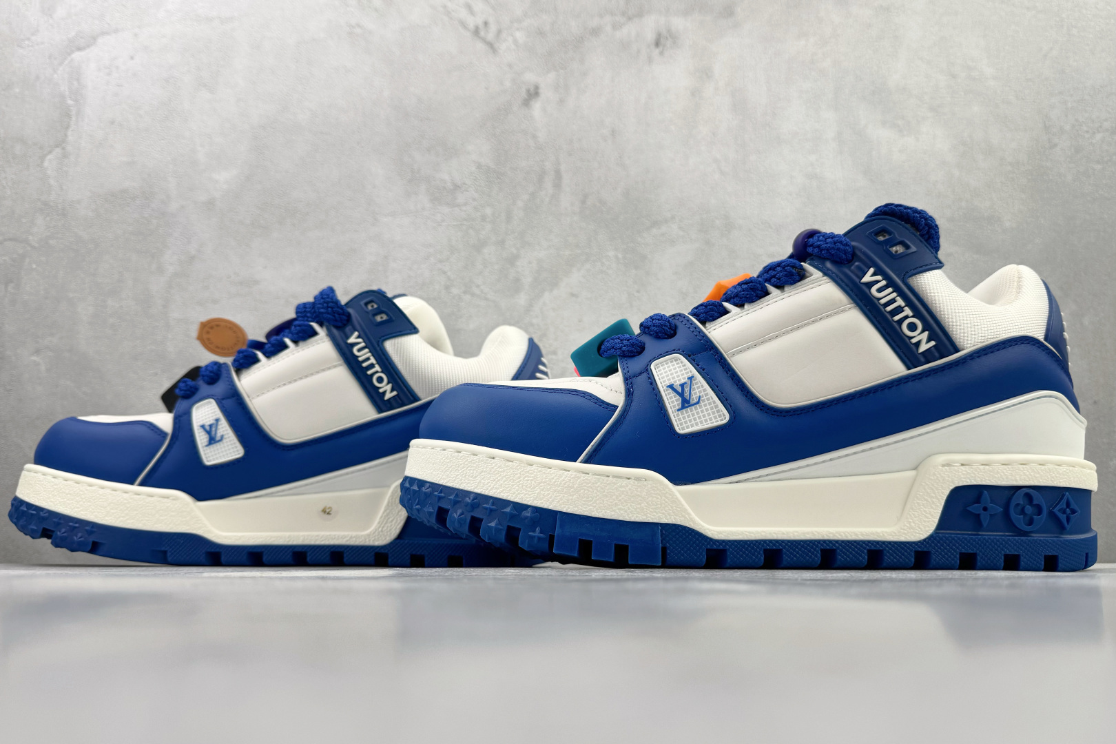 顶级纯原 LOUIS VUITTTrainer Maxi 小胖丁 白蓝 1ABZPW