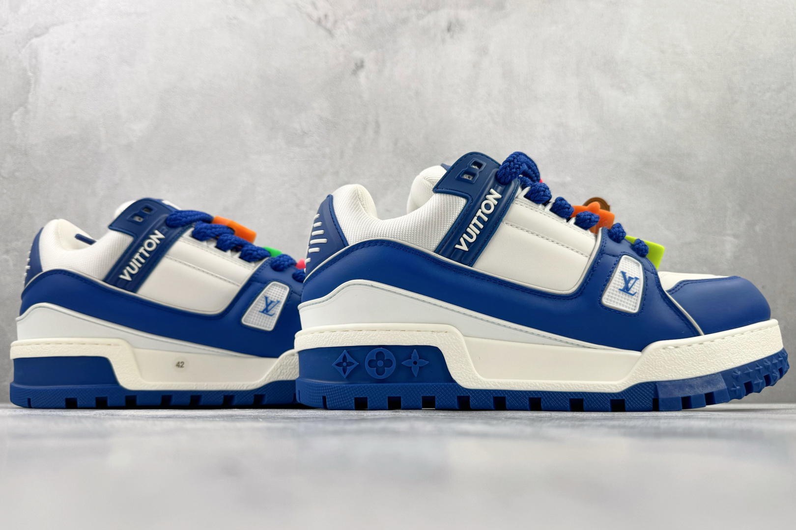 顶级纯原 LOUIS VUITTTrainer Maxi 小胖丁 白蓝 1ABZPW