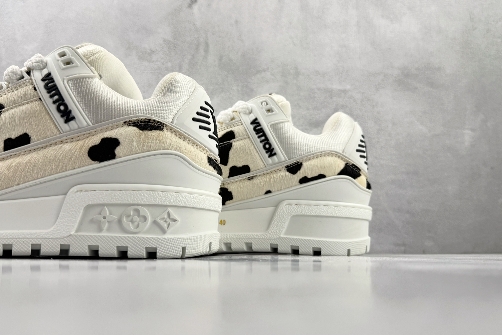 顶级纯原 LOUIS VUITTTrainer Maxi 小胖丁 黑白 1ADEJD