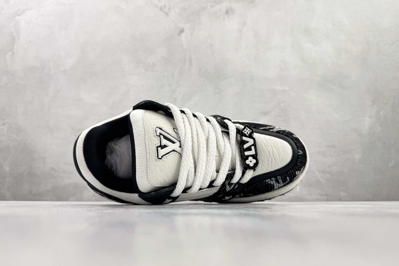 顶级纯原 LOUIS VUITTTrainer Maxi 小胖丁 黑白 1ACXAQ