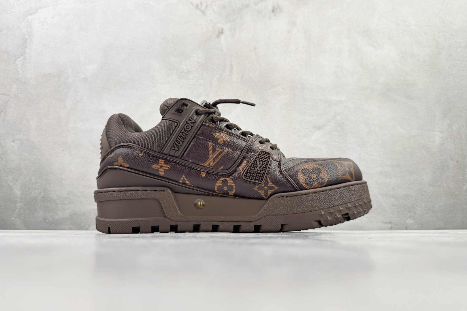 顶级纯原 LOUIS VUITTTrainer Maxi 小胖丁 棕色 1AD7