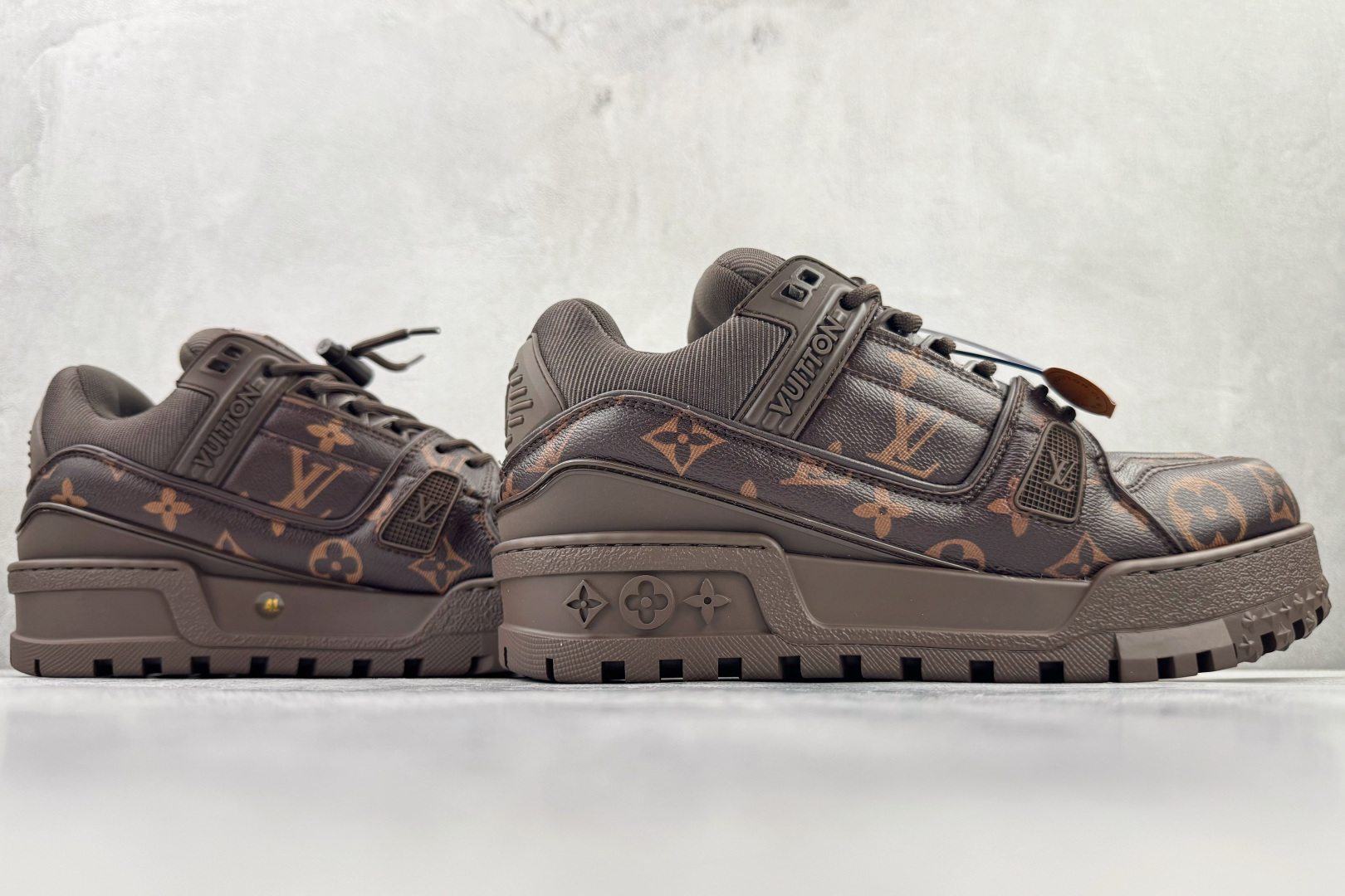 顶级纯原 LOUIS VUITTTrainer Maxi 小胖丁 棕色 1AD7