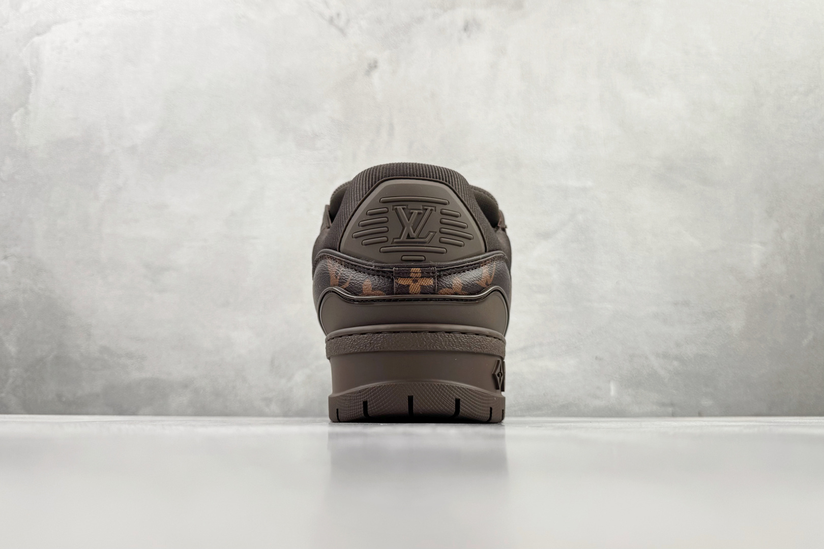 顶级纯原 LOUIS VUITTTrainer Maxi 小胖丁 棕色 1AD7