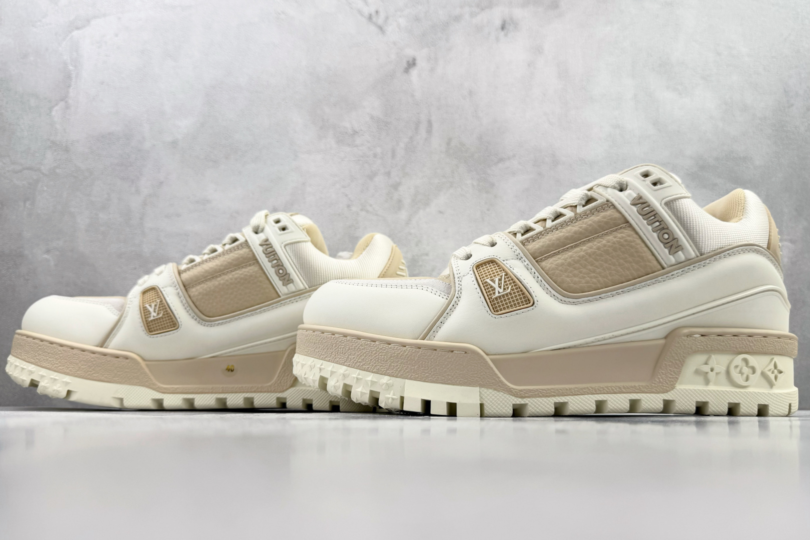 顶级纯原 LOUIS VUITTTrainer Maxi 小胖丁 黄白 1ADHG5