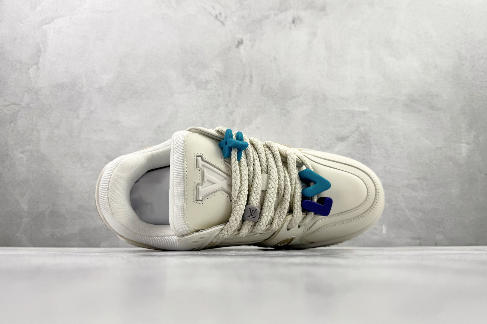 顶级纯原 LOUIS VUITTTrainer Maxi 小胖丁 白色 1AB8RK