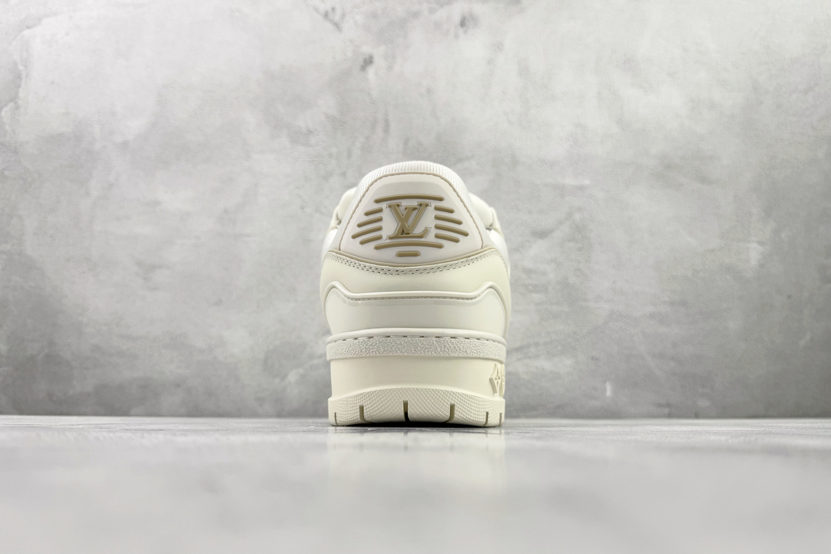 顶级纯原 LOUIS VUITTTrainer Maxi 小胖丁 白色 1AB8RK