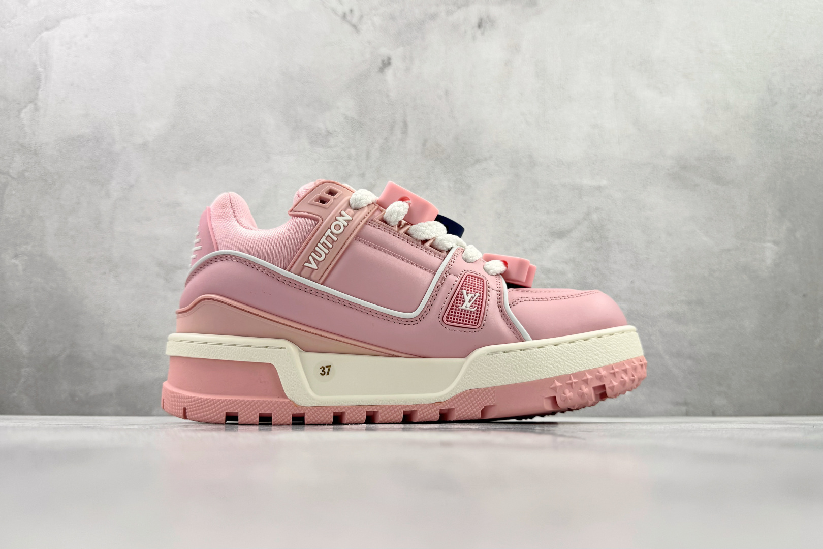 顶级纯原 LOUIS VUITTTrainer Maxi 小胖丁 粉色 1AD5OO