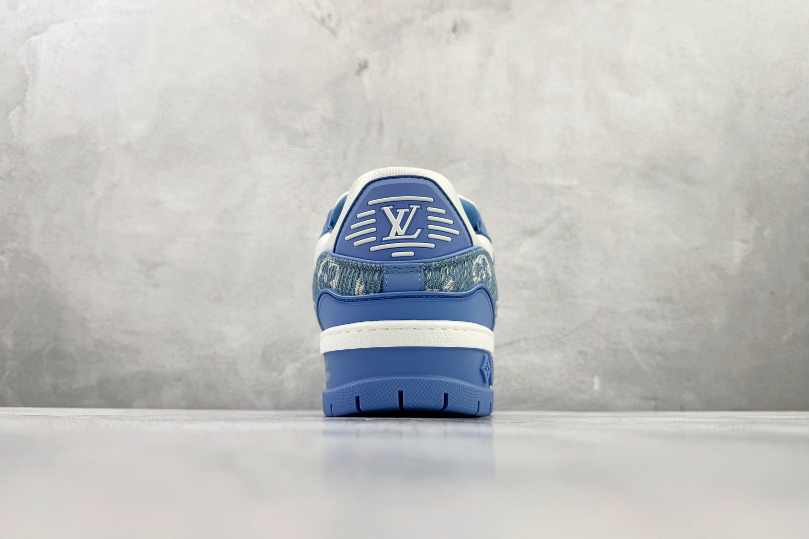 顶级纯原 LOUIS VUITTTrainer Maxi 小胖丁 蓝白 1ACWHU