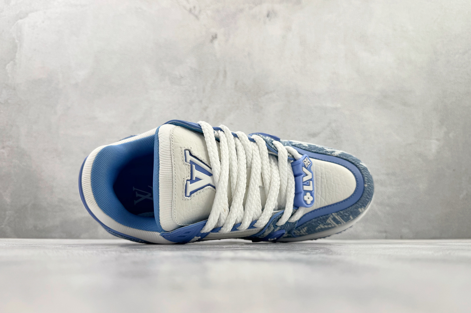 顶级纯原 LOUIS VUITTTrainer Maxi 小胖丁 蓝白 1ACWHU