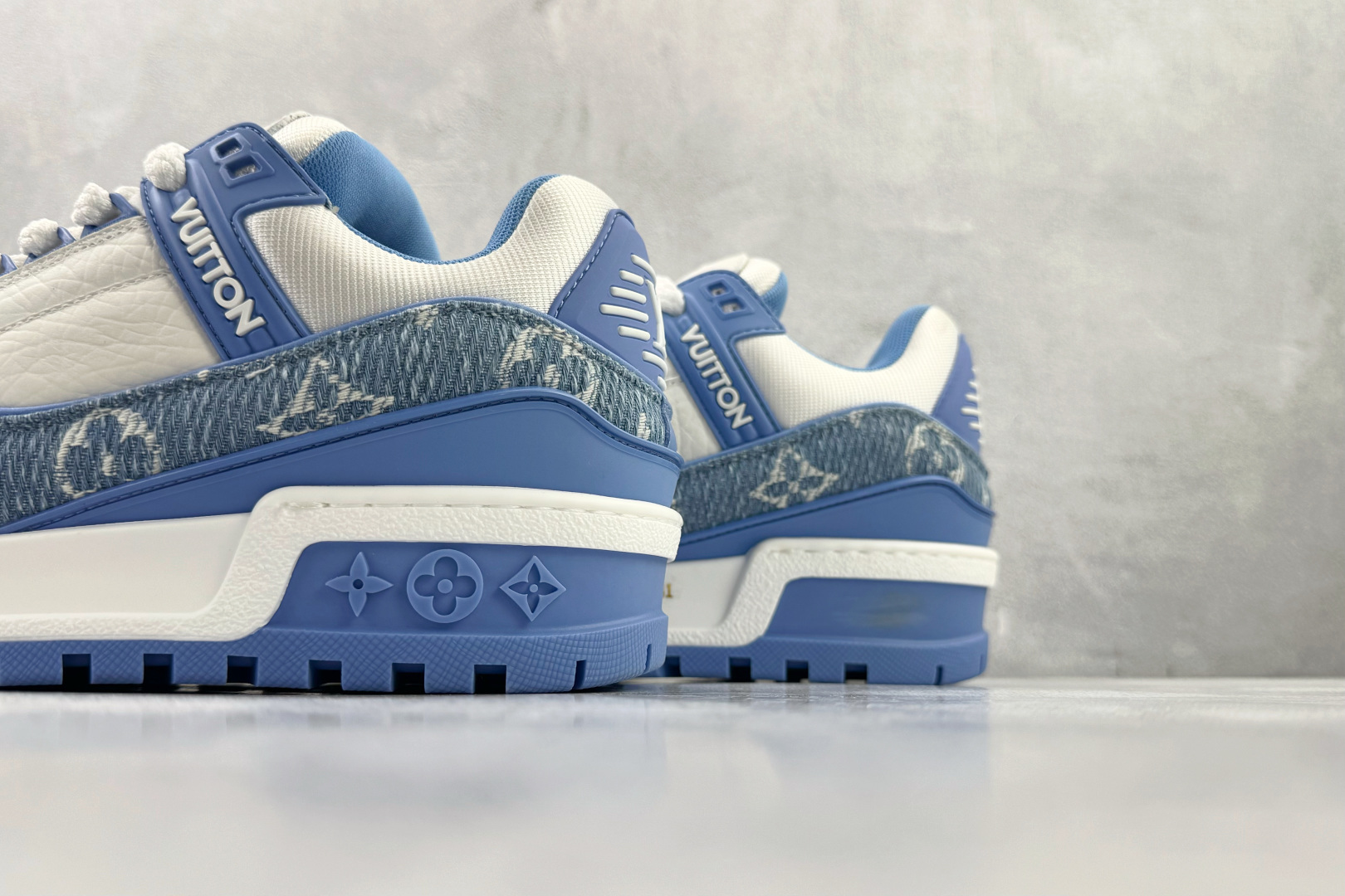 顶级纯原 LOUIS VUITTTrainer Maxi 小胖丁 蓝白 1ACWHU