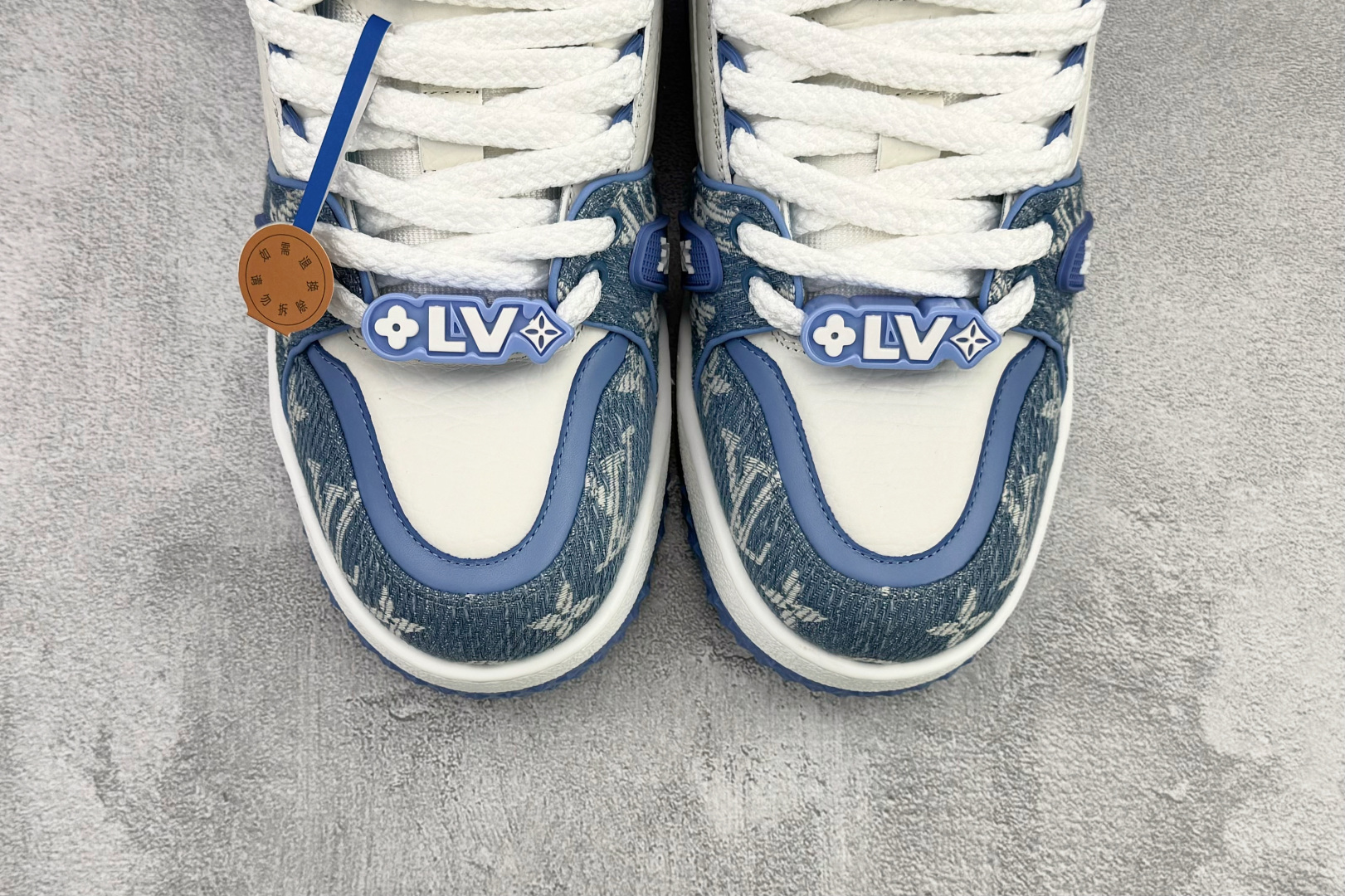 顶级纯原 LOUIS VUITTTrainer Maxi 小胖丁 蓝白 1ACWHU