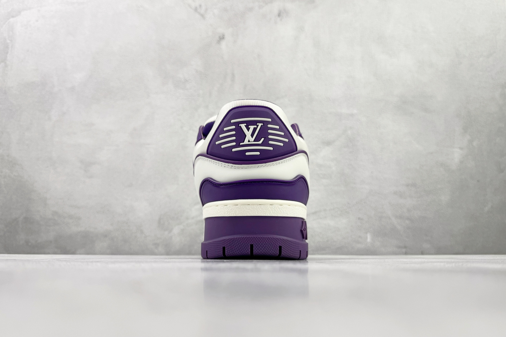 顶级纯原 LOUIS VUITTTrainer Maxi 小胖丁 白紫 1ACRKO