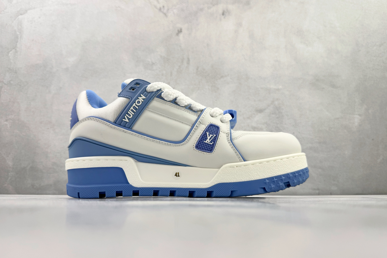 顶级纯原 LOUIS VUITTTrainer Maxi 小胖丁 白蓝 1ACPQY