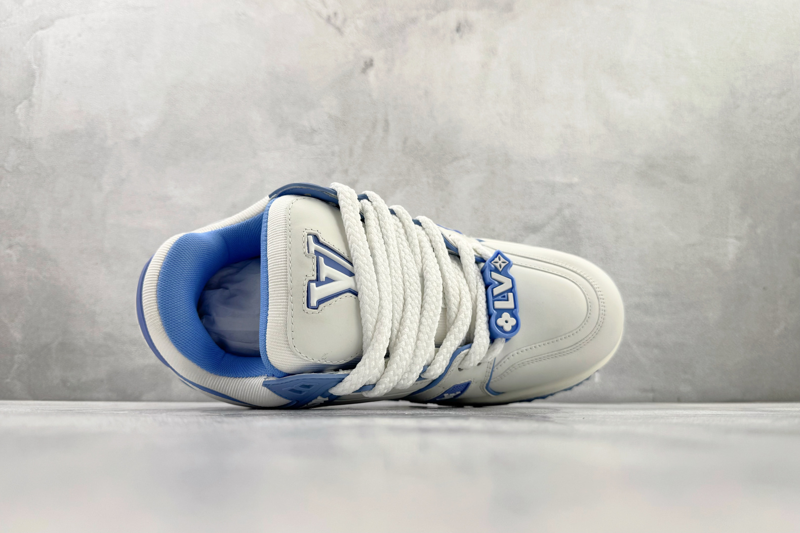 顶级纯原 LOUIS VUITTTrainer Maxi 小胖丁 白蓝 1ACPQY