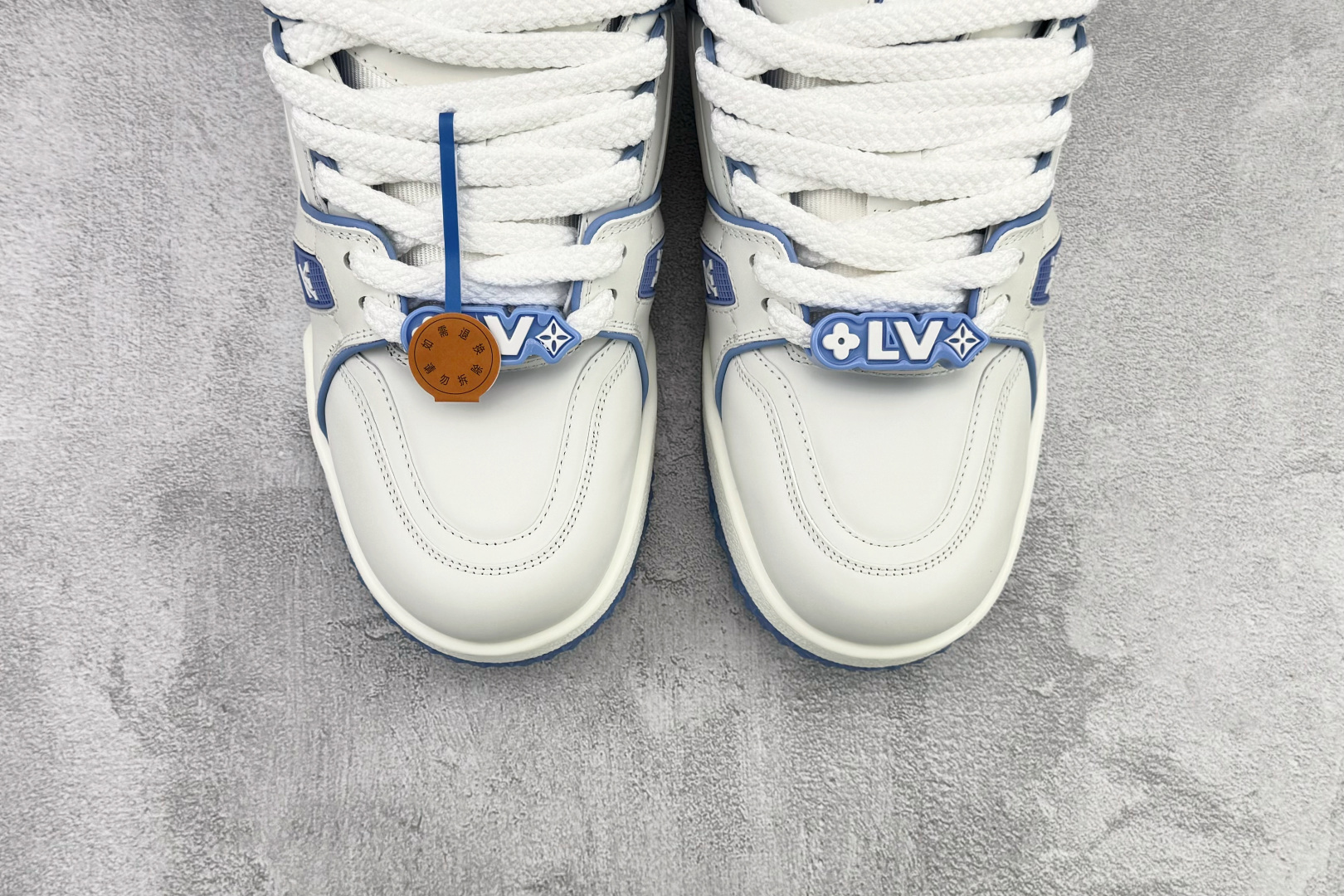 顶级纯原 LOUIS VUITTTrainer Maxi 小胖丁 白蓝 1ACPQY