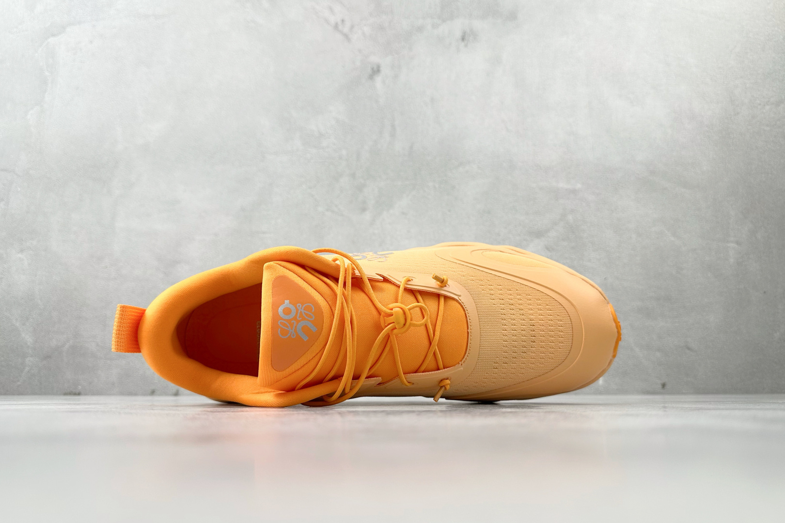 LOEWE x On昂跑 Cloudsolo橙色 3WF30600663