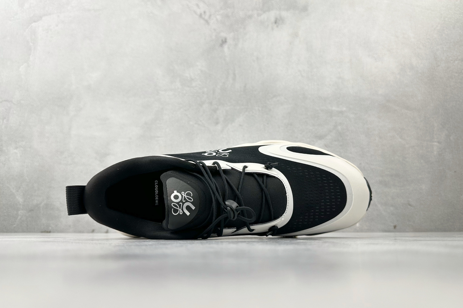 LOEWE x On昂跑 Cloudsolo 黑白 3MF30664610