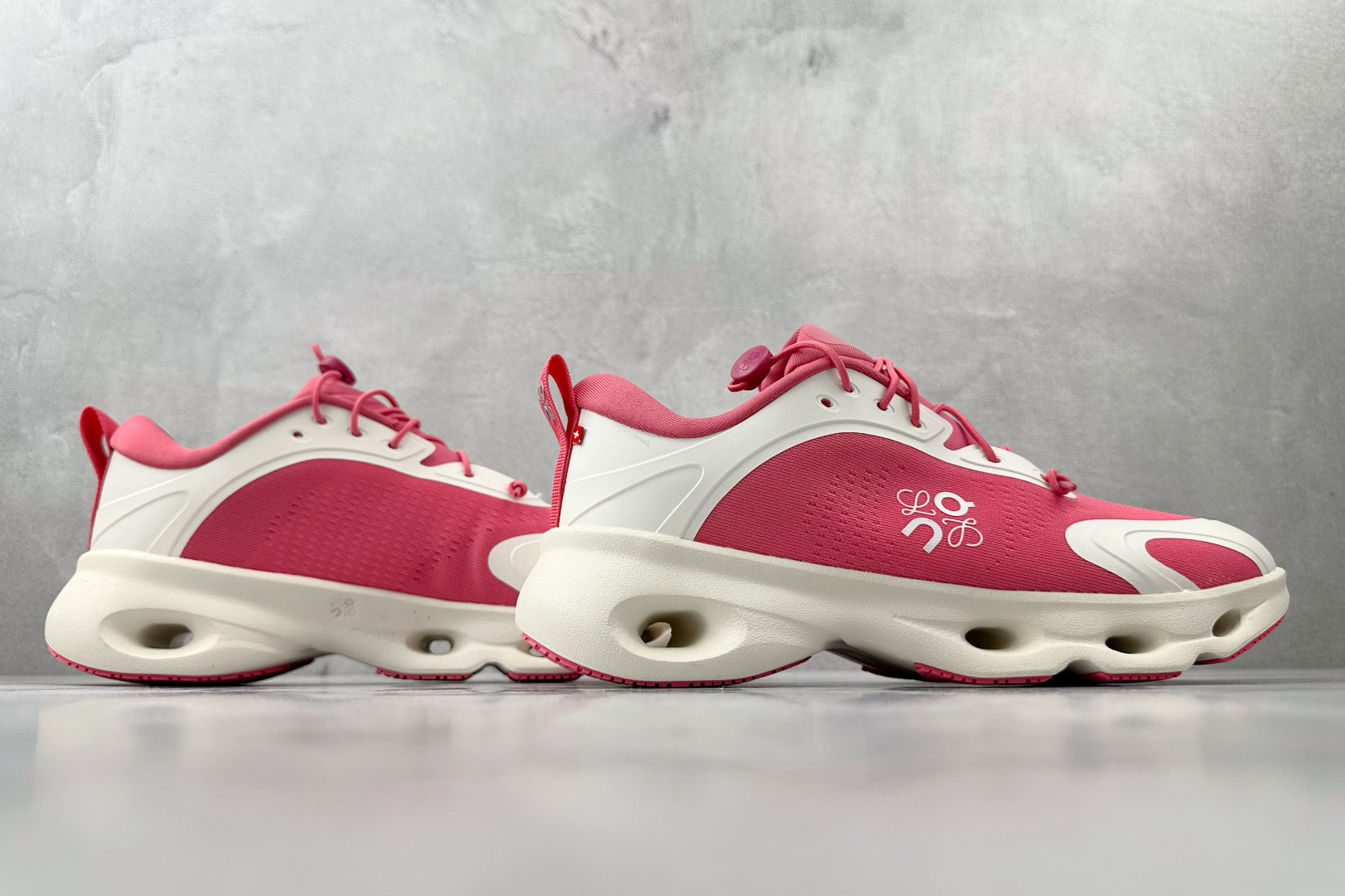 LOEWE x On昂跑 Cloudsolo白桃红 3MF30664616