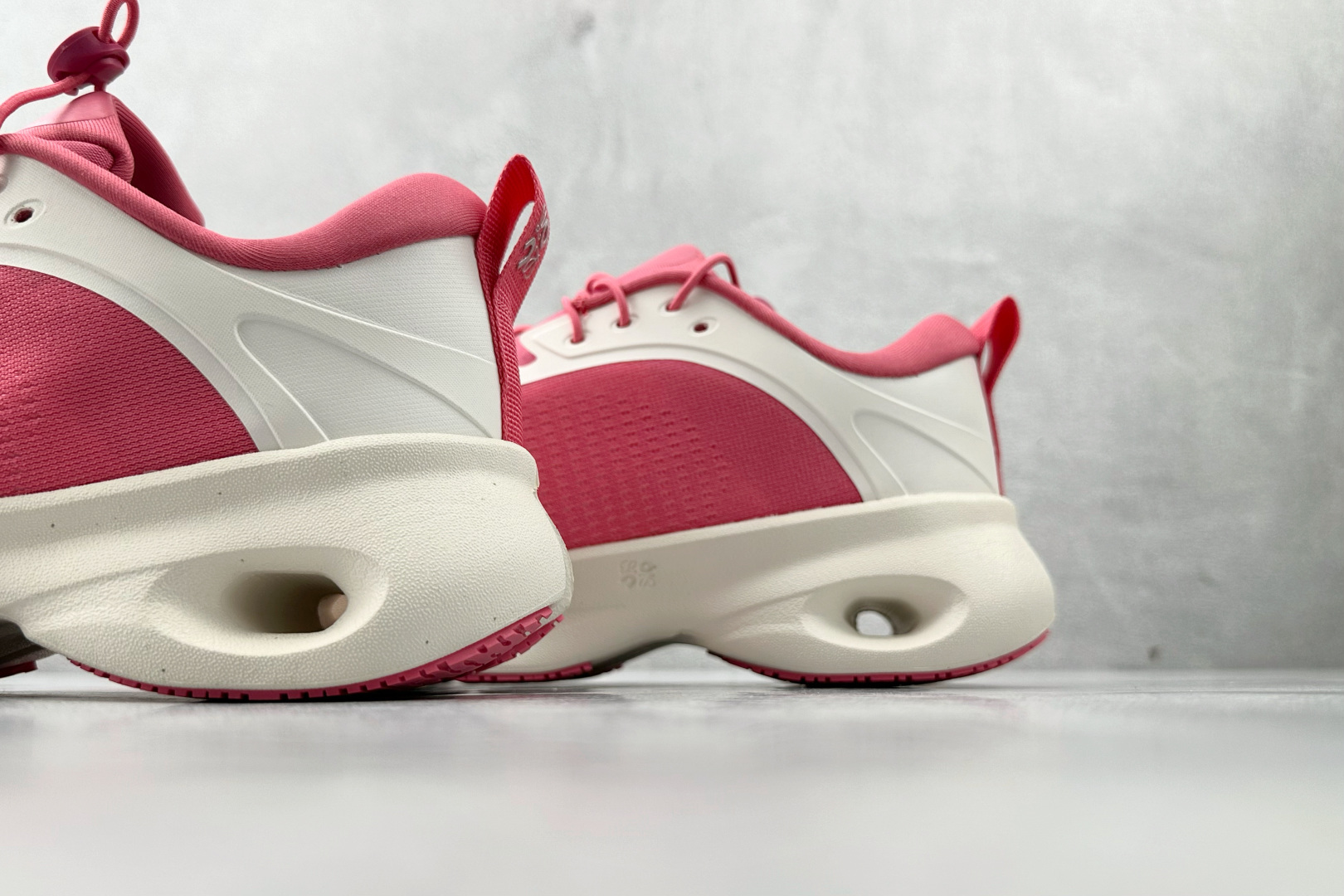 LOEWE x On昂跑 Cloudsolo白桃红 3MF30664616