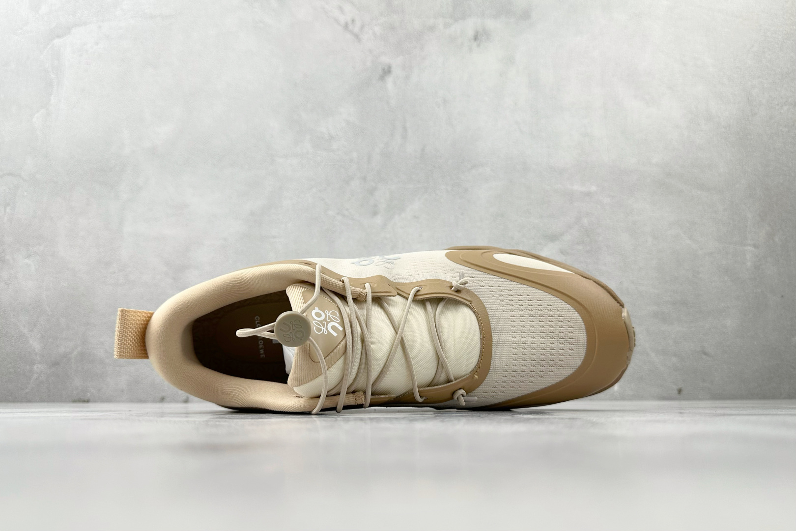 LOEWE x On昂跑 Cloudsolo 白棕 3WF30604615