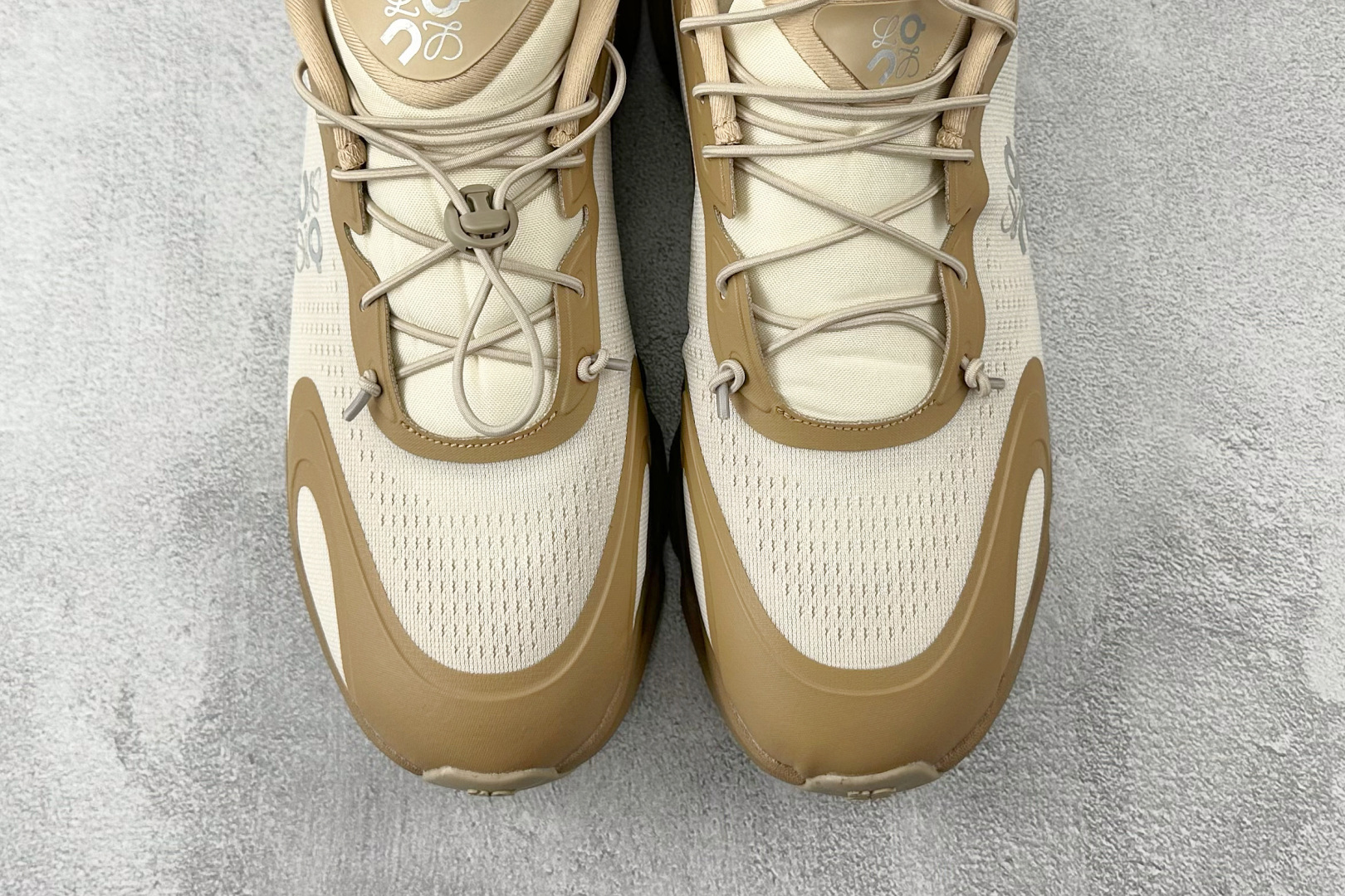 LOEWE x On昂跑 Cloudsolo 白棕 3WF30604615