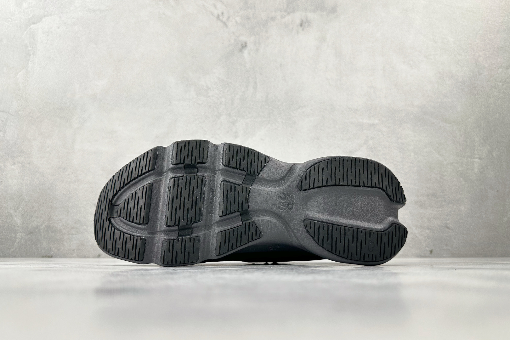 LOEWE x On昂跑 Cloudsolo 黑色 3MF30660553