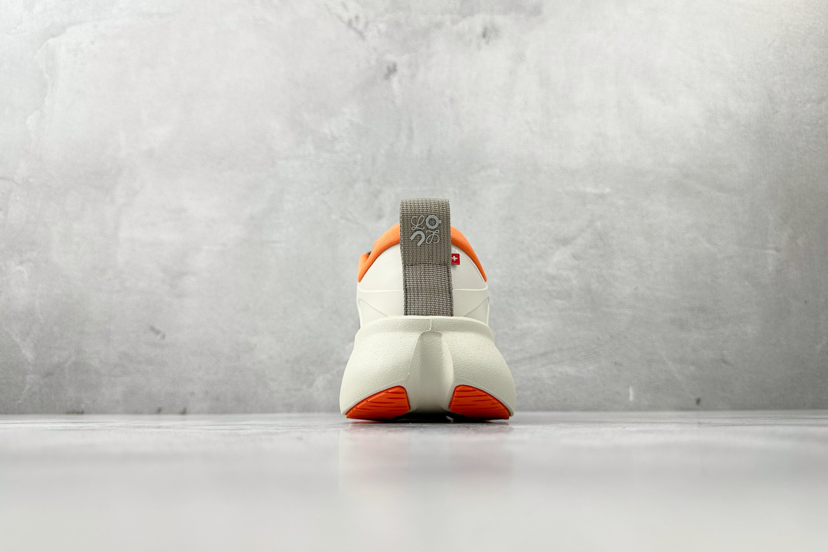 LOEWE x On昂跑 Cloudsolo米棕 3MF30664608