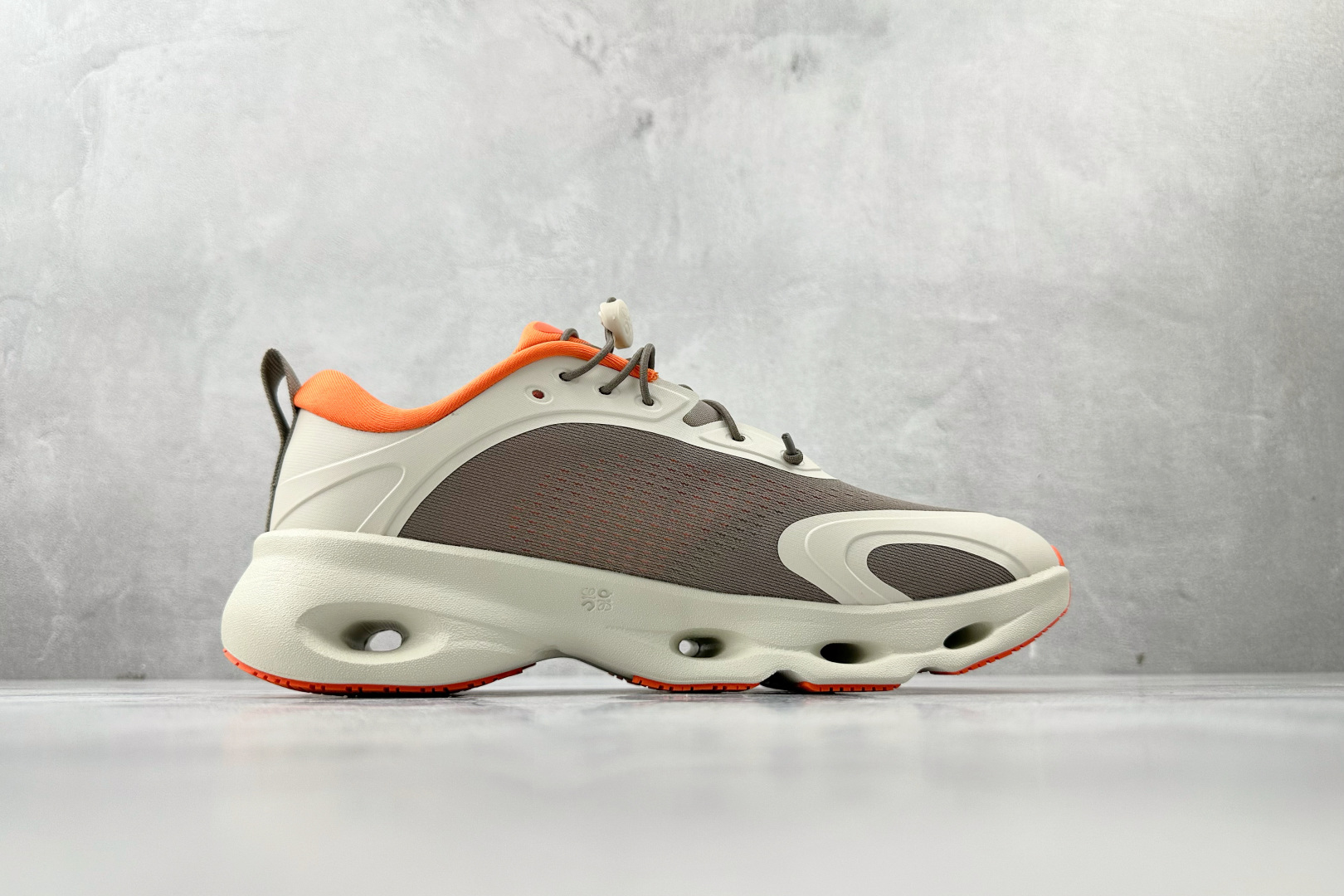 LOEWE x On昂跑 Cloudsolo米棕 3MF30664608