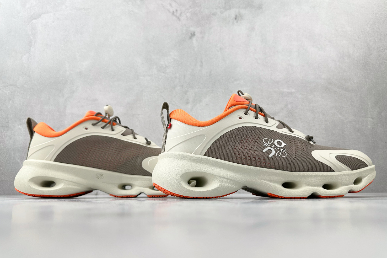 LOEWE x On昂跑 Cloudsolo米棕 3MF30664608
