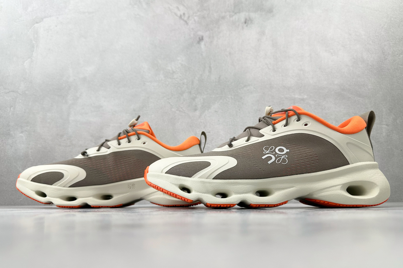 LOEWE x On昂跑 Cloudsolo米棕 3MF30664608