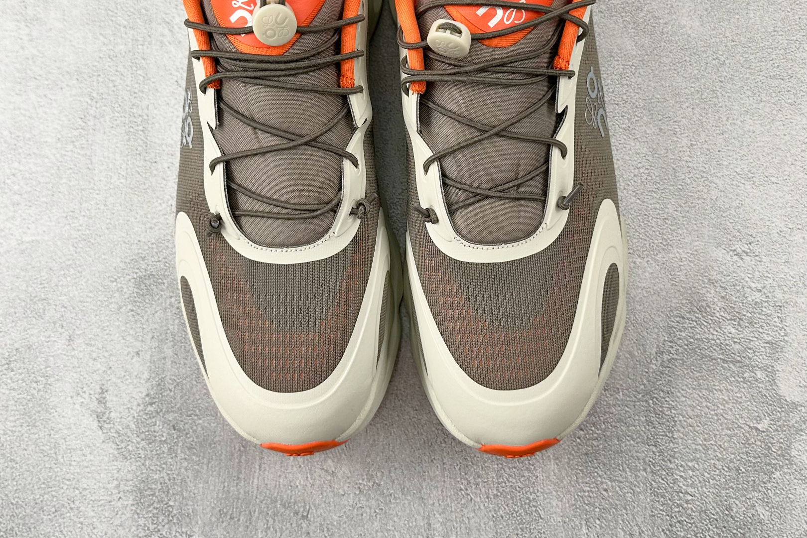 LOEWE x On昂跑 Cloudsolo米棕 3MF30664608