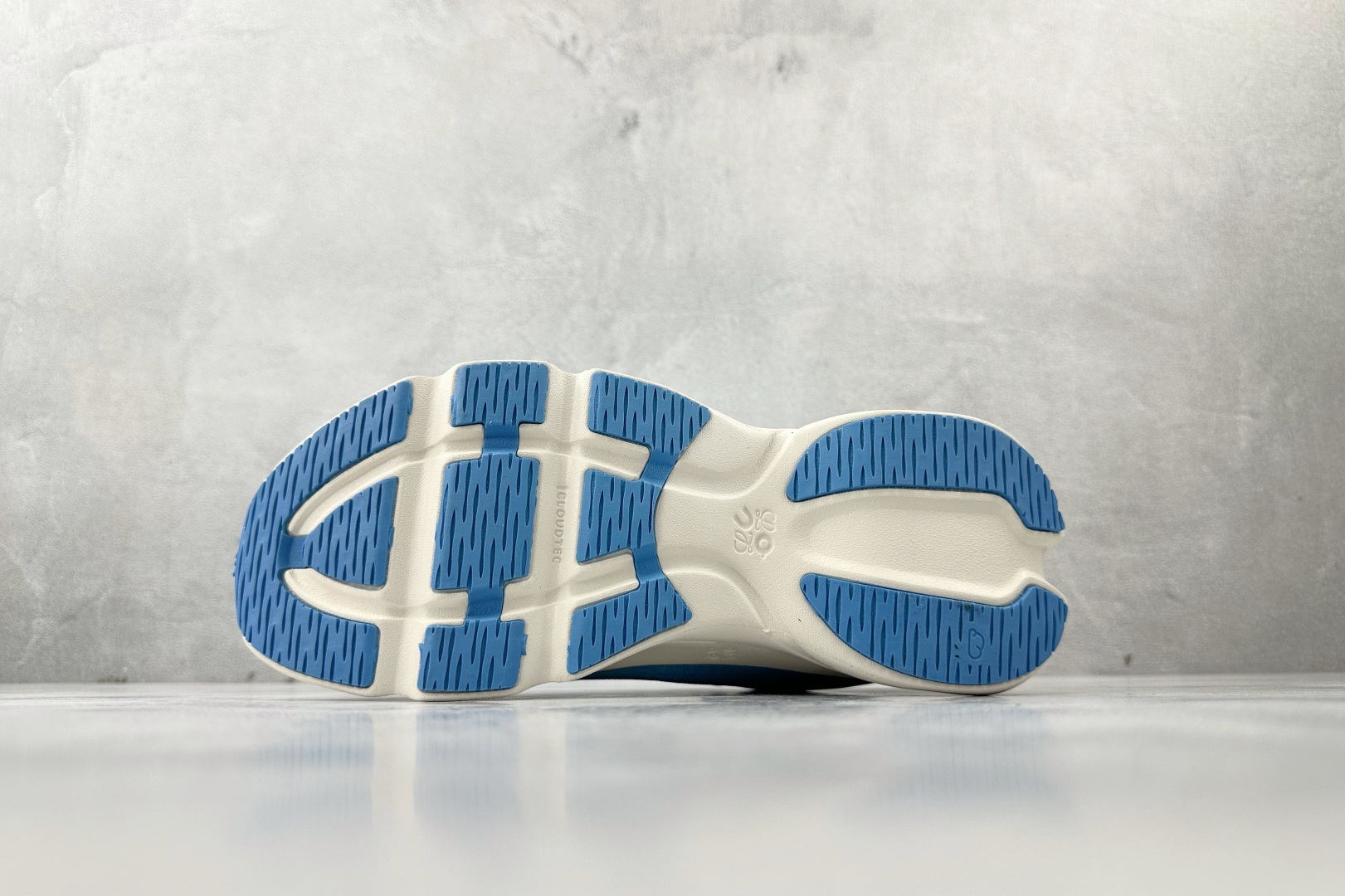 LOEWE x On昂跑 Cloudsolo 白蓝 3MF30664624