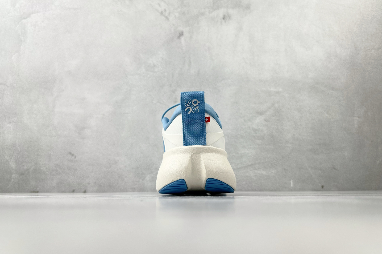 LOEWE x On昂跑 Cloudsolo 白蓝 3MF30664624