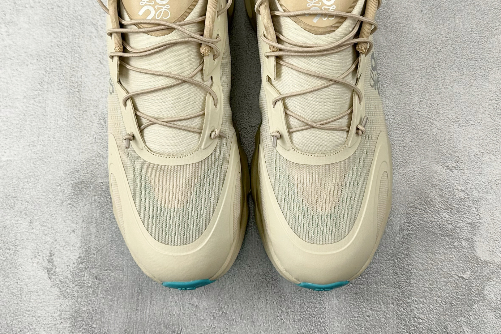 LOEWE x On昂跑 Cloudsolo米色 3MF30664606