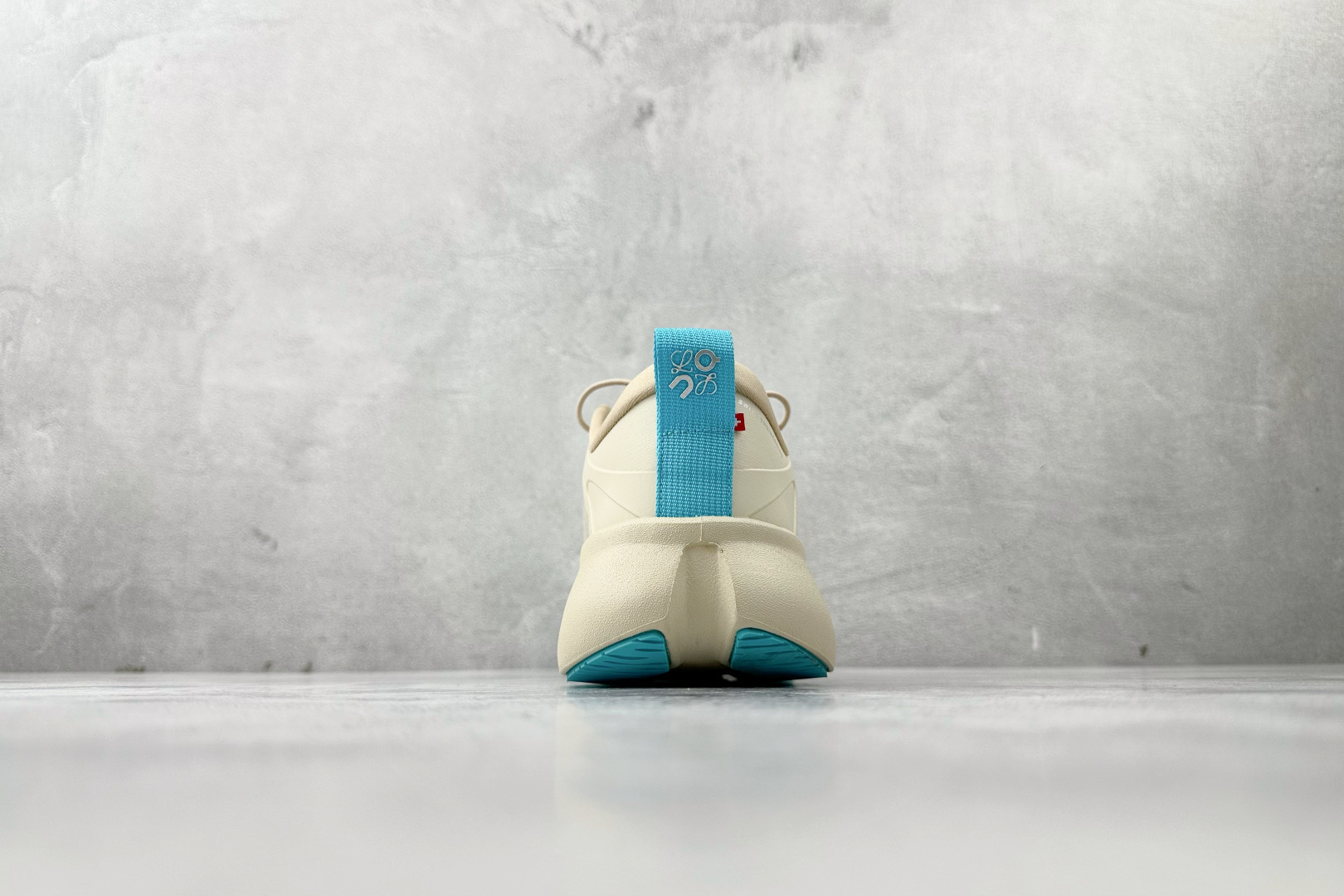 LOEWE x On昂跑 Cloudsolo米色 3MF30664606