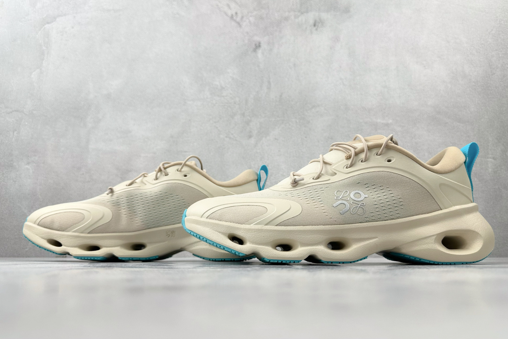 LOEWE x On昂跑 Cloudsolo米色 3MF30664606