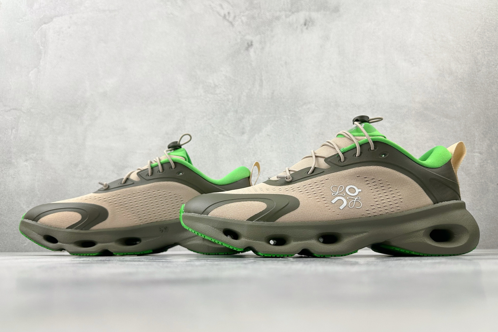 LOEWE x On昂跑 Cloudsolo 军绿 3MF30664724