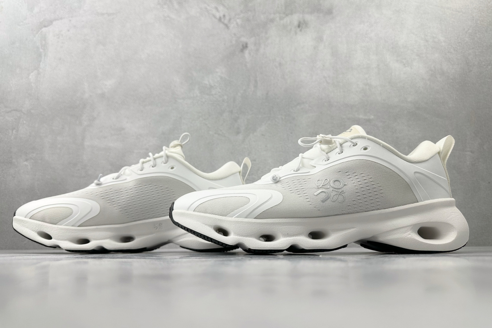 LOEWE x On昂跑 Cloudsolo 白色 3MF30664607