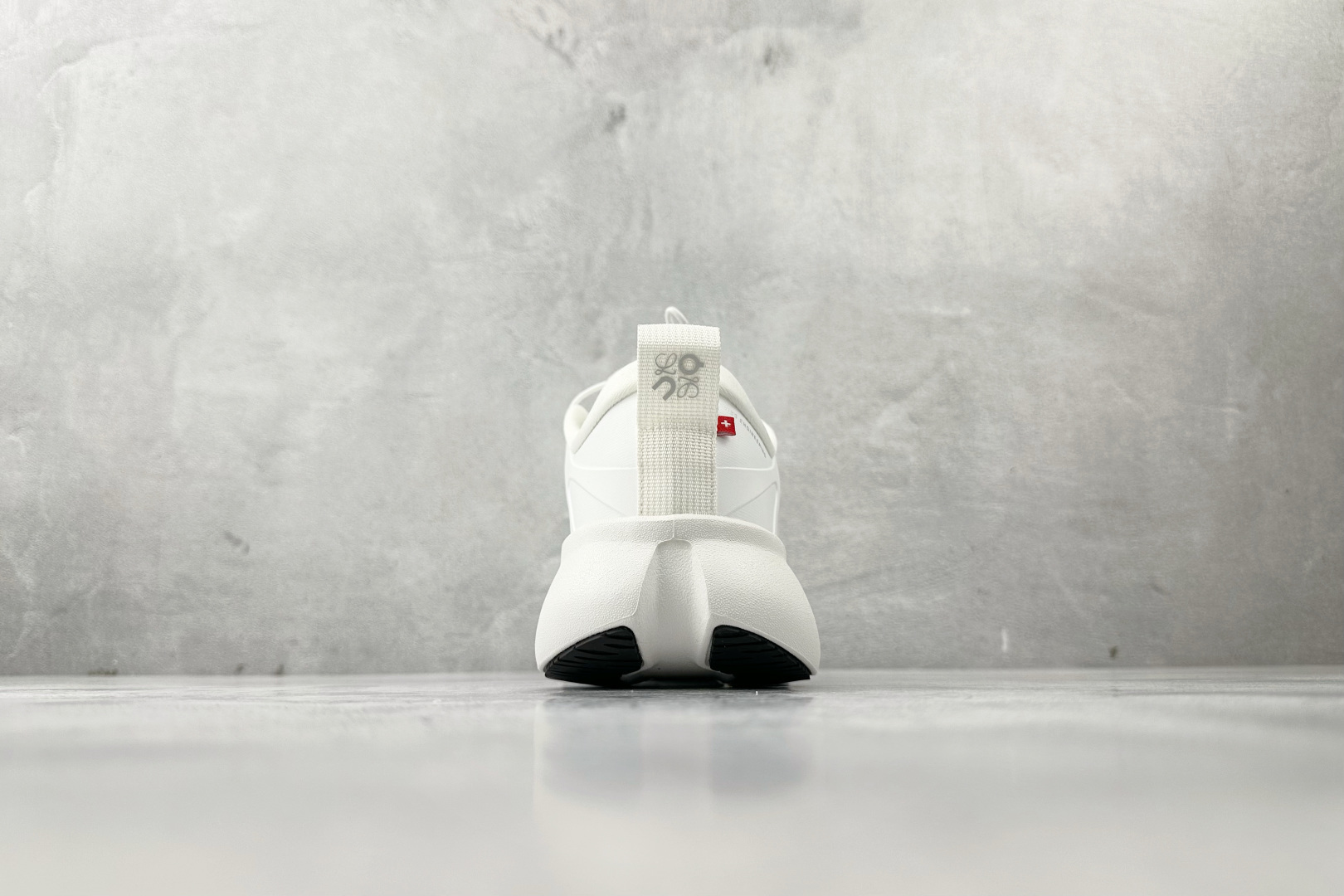 LOEWE x On昂跑 Cloudsolo 白色 3MF30664607