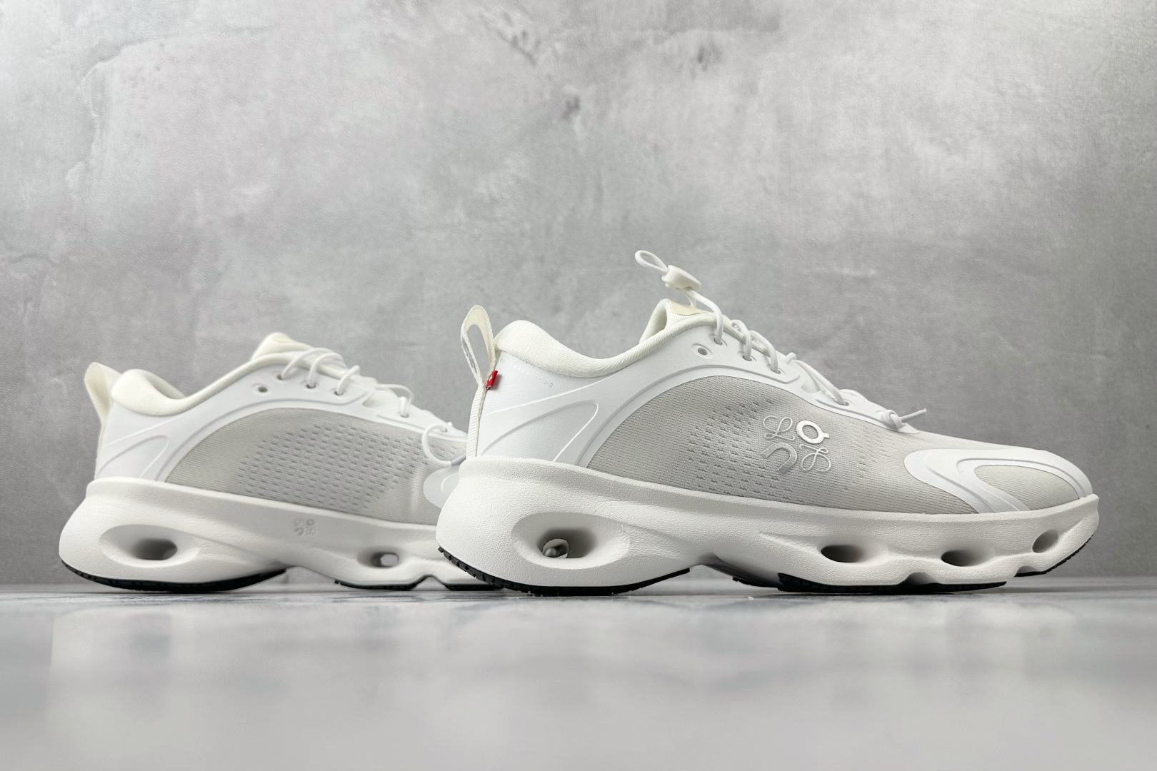 LOEWE x On昂跑 Cloudsolo 白色 3MF30664607