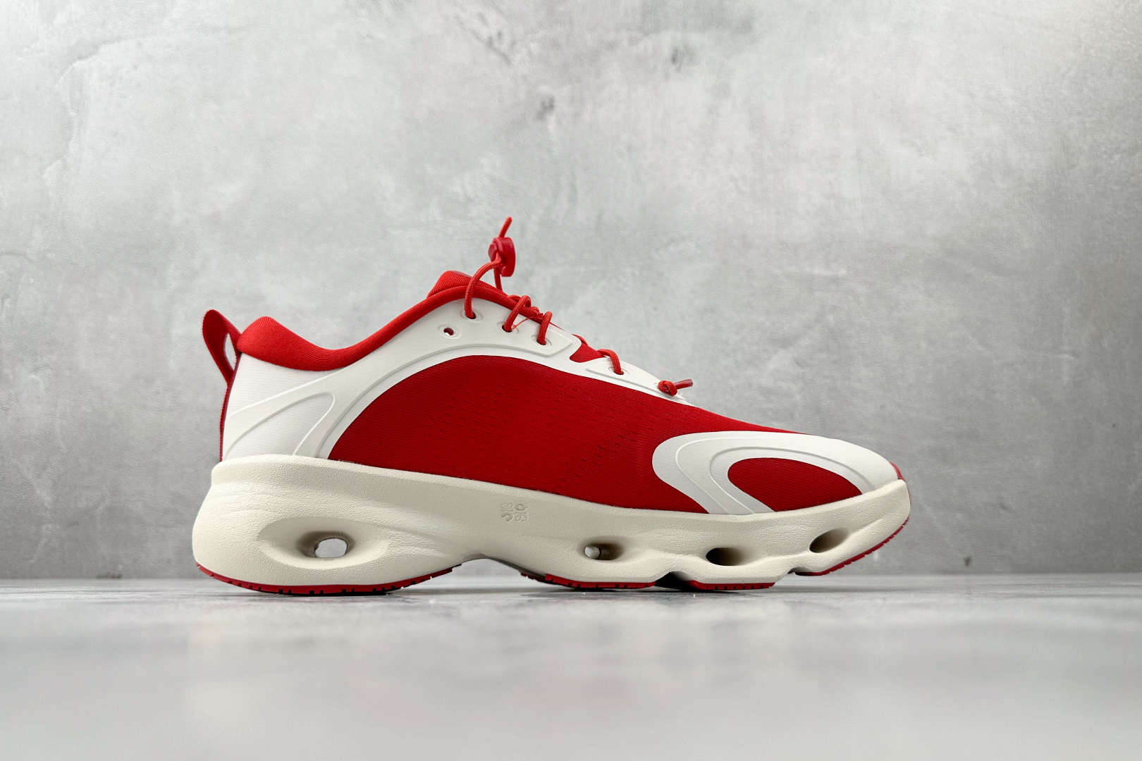 LOEWE x On昂跑 Cloudsolo 白红 3MF30664661